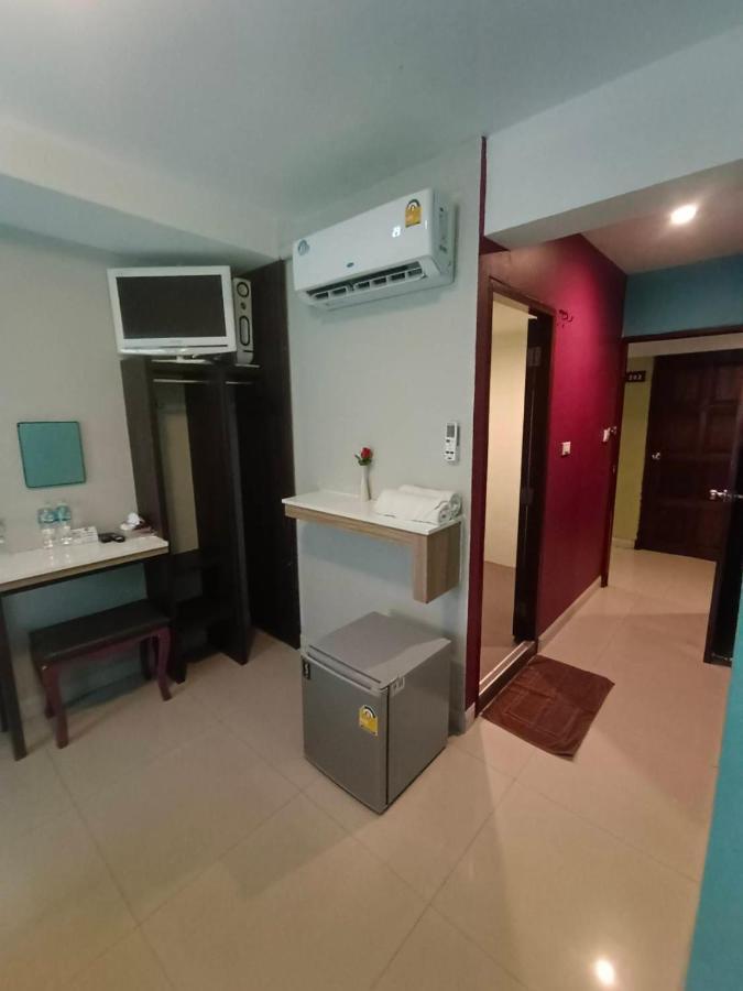 Bb House Rambuttri 旅馆
